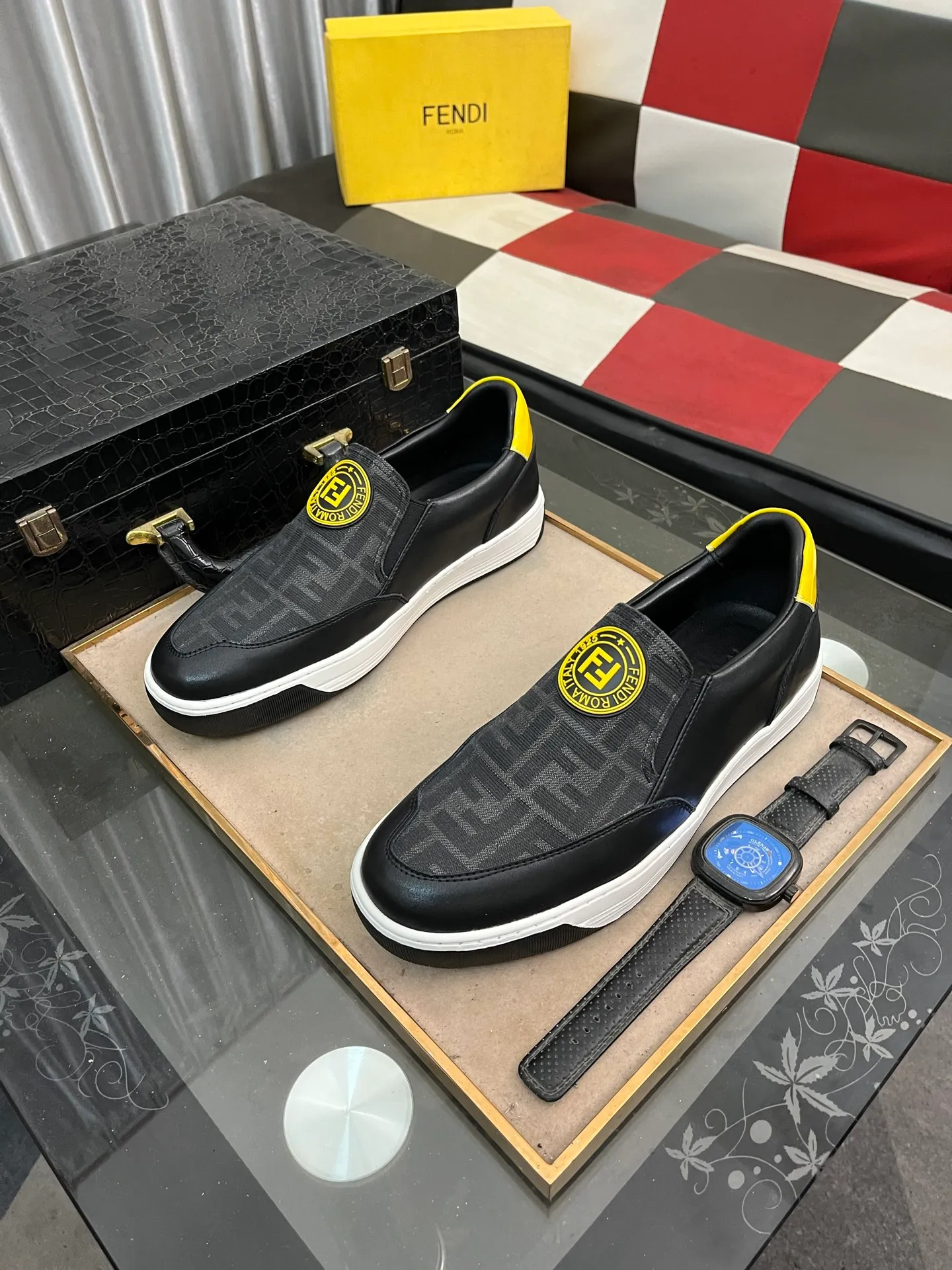 Men's Men's Shoes💰420⌚️⌚️[Fendi] Fendi's latest casual shoes for men! Available at counters simultaneously! Made entirely of imported top-grain calfskin, the interior is made of top-grain water-dyed cowhide, and the original factory-supplied rubber outsole. Leading new fashion concepts. Matching code: 38-442️⃣Colors available